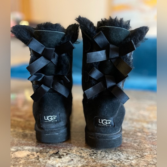 UGG Bow Tie Black Boots - Picture 5 of 12